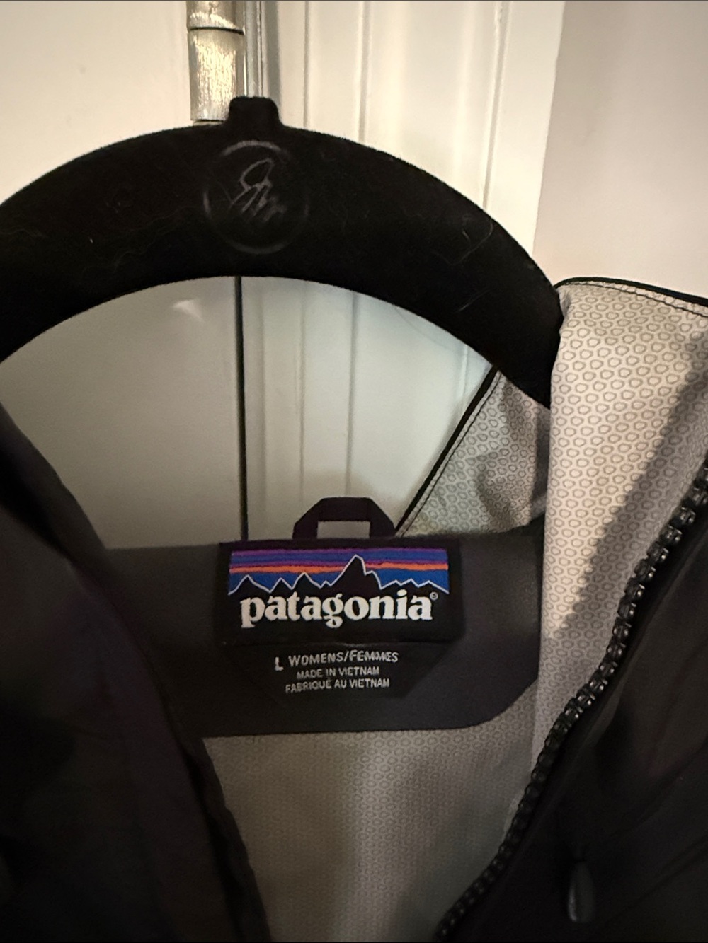 Patagonia Black Hooded Rain Shell Jacket - Picture 2 of 5